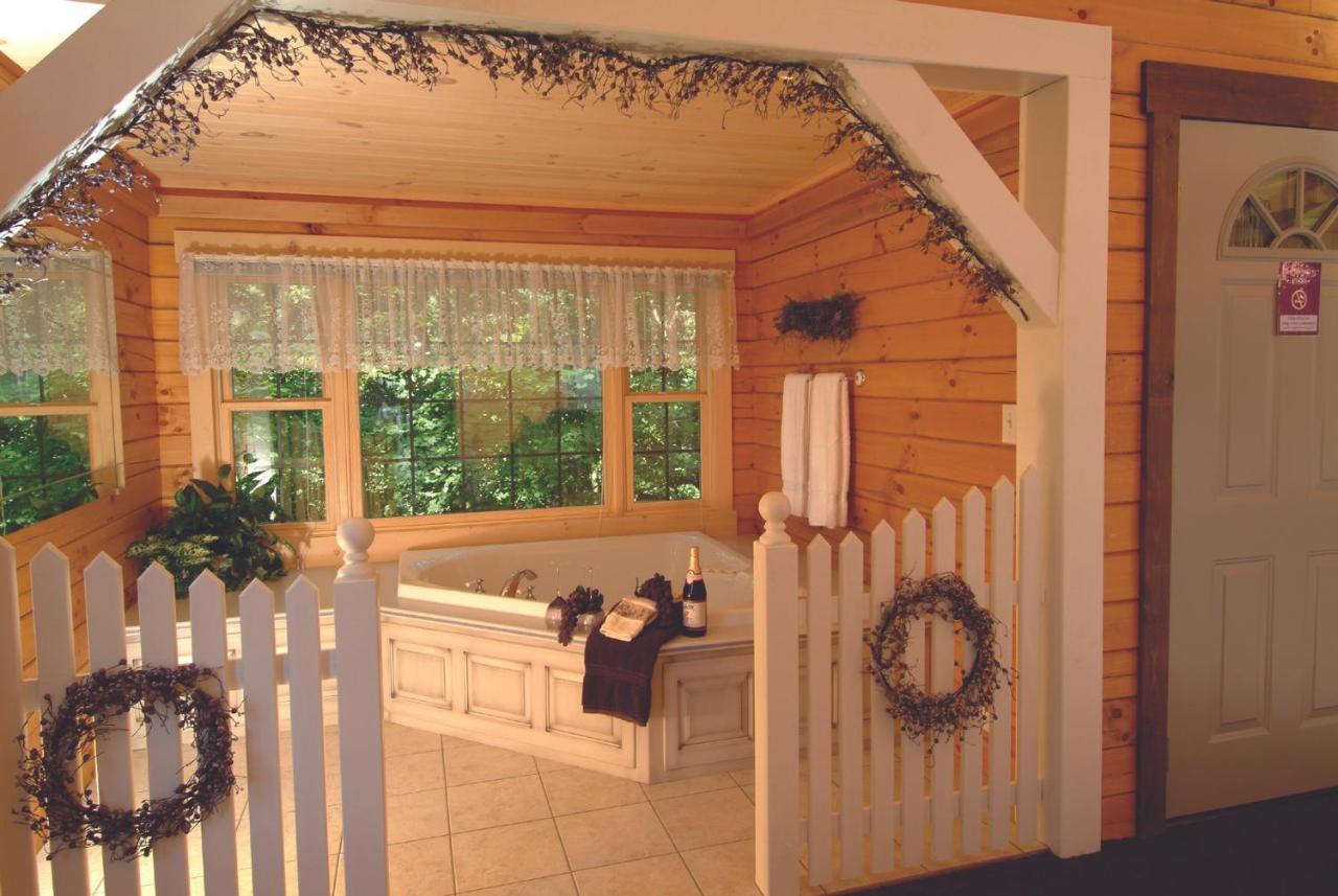 Wild Rose Cabin By Amish Country Lodging มิลเลอร์สเบิร์ก ภายนอก รูปภาพ