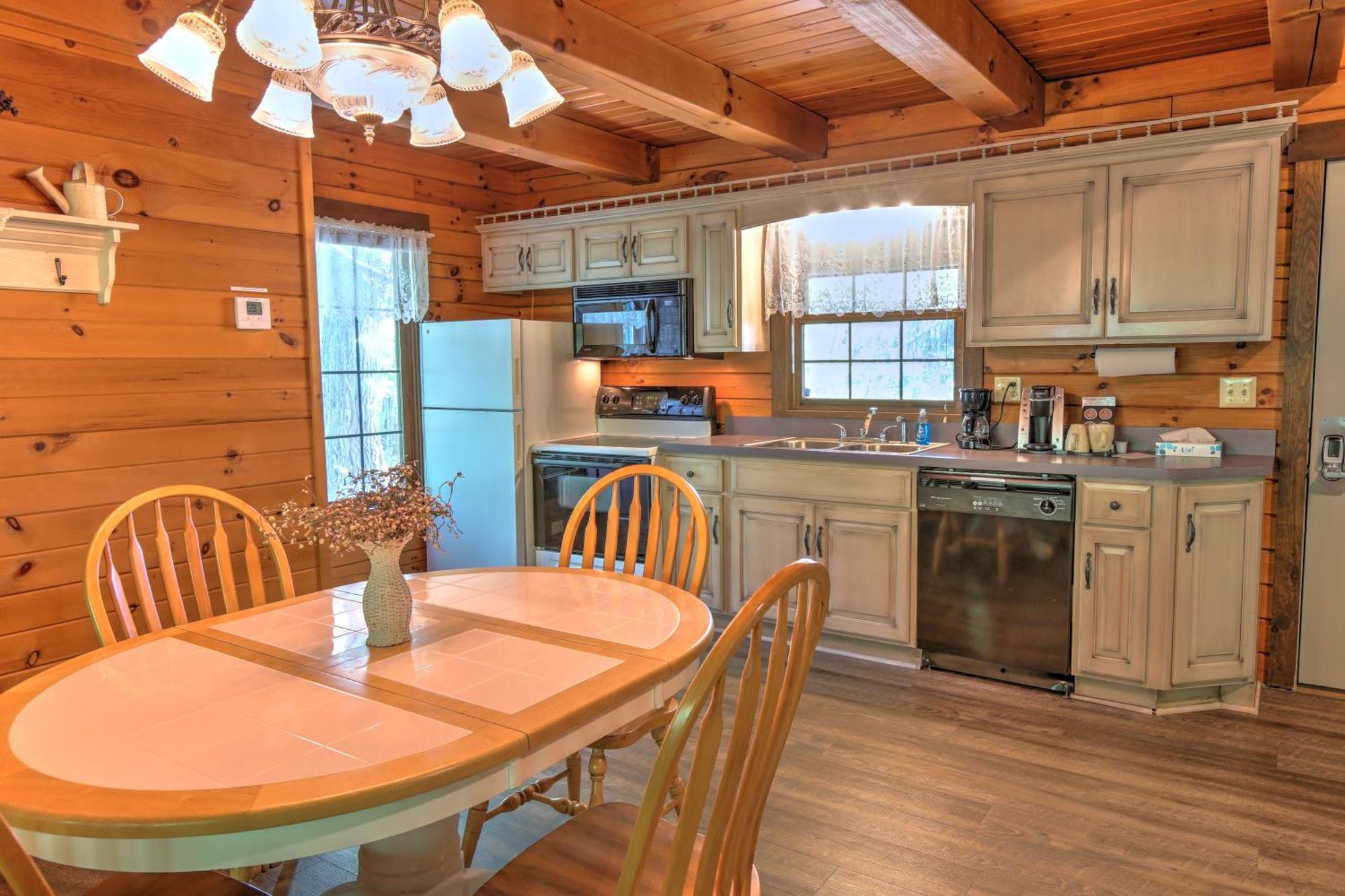 Wild Rose Cabin By Amish Country Lodging มิลเลอร์สเบิร์ก ภายนอก รูปภาพ