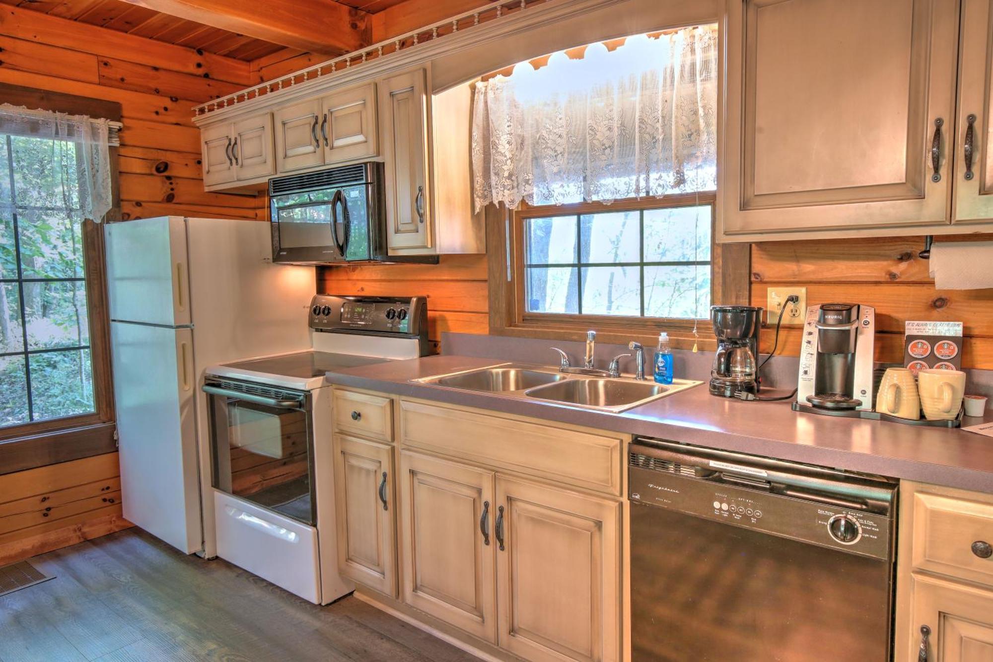 Wild Rose Cabin By Amish Country Lodging มิลเลอร์สเบิร์ก ภายนอก รูปภาพ
